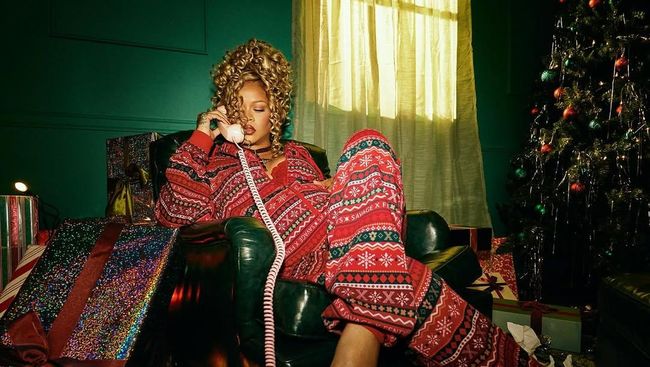 Reaksi Rihanna Saat Foto Masa Lalunya Dijadikan Meme