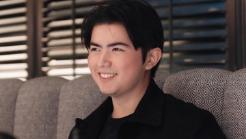 Berita Viral Selebriti dari InsertLive : Genap Berusia 20 Tahun, 7 Potret Sean Alexander Putra Olla Ramlan Beranjak Dewasa