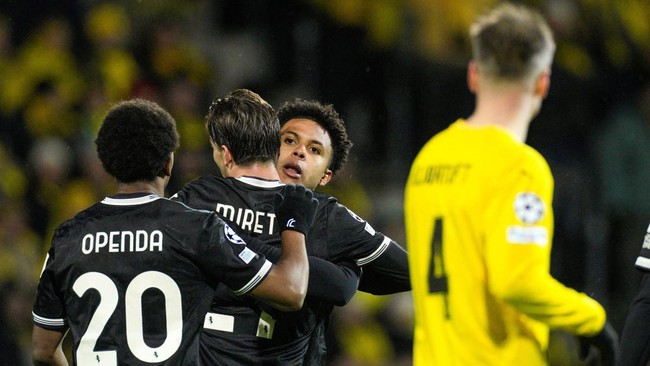 Juventus menang dramatis 3-2 atas Bodoe/Glimt di Liga Champions. Meski tertinggal, gol Jonathan David di menit akhir memastikan kemenangan tim tamu.