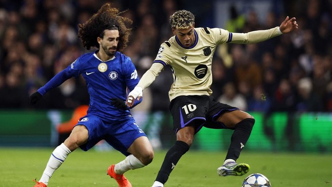 Bek kiri Marc Cucurella terpilih sebagai pemain terbaik atau man of the match setelah Chelsea menang atas Barcelona 3-0 dalam matchday kelima Liga Champions.