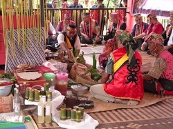 Tradisi Nosu Minu Podi di Sanggau: Asal-usul dan Prosesinya