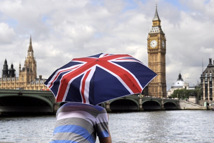 Australia, Kroasia, Ceko, Estonia, UEA, United Kingdom meraih peringkat tujuh paspor terkuat di dunia dengan akses 184 destinasi bebas visa./ Foto: Freepik.com/jcstudio