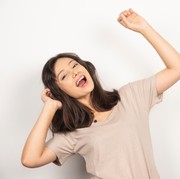 4 Zodiak yang Paling Bisa Menciptakan Bahagianya Sendiri, Tak Bergantung pada Orang Lain!