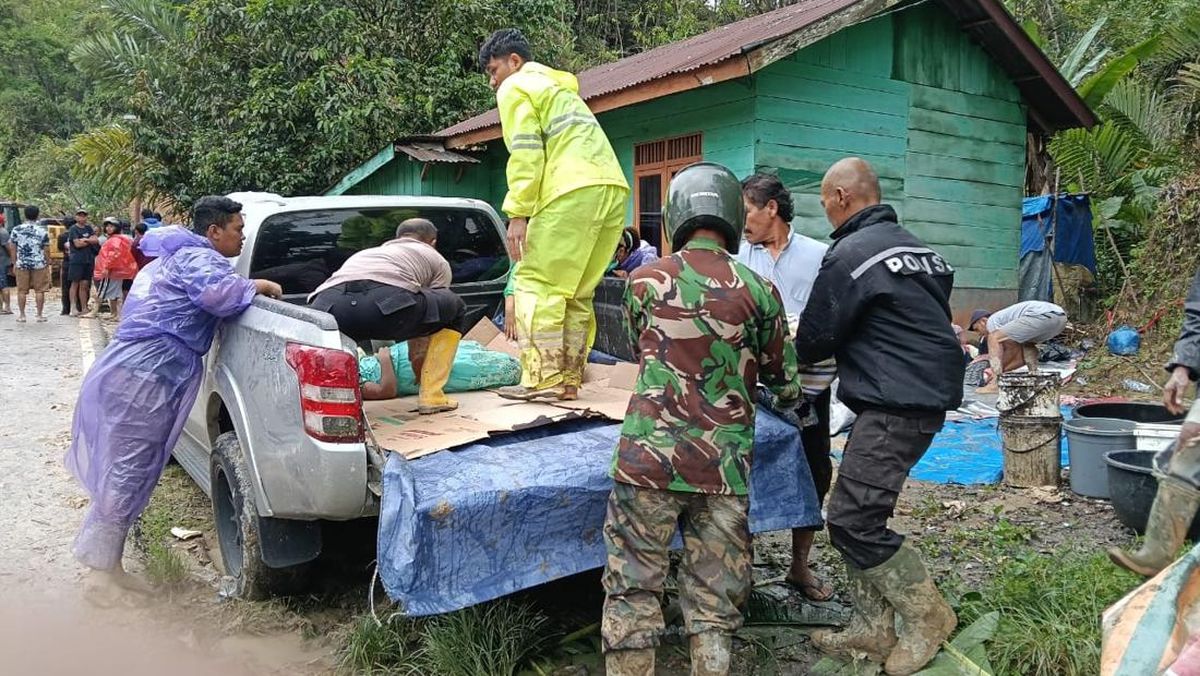 Banjir dan Longsor di Tapanuli Utara: 9 Tewas, 31 Orang Hilang