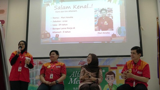 Alfability adalah program inklusi yang memberi kesempatan bagi penyandang disabilitas untuk menunjukkan kemampuan dan potensi melalui Alfamart sebagai jembatan.