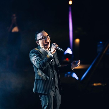 Melihat Penampilan Ari Lasso di Tengah Hutan Kota Jakarta