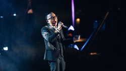 Melihat Penampilan Ari Lasso di Tengah Hutan Kota Jakarta