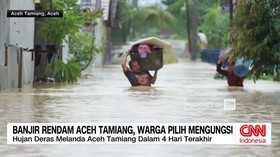 VIDEO: Banjir Rendam Aceh Tamiang, Warga Pilih Mengungsi