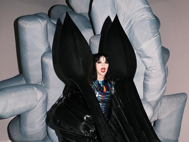 Bjork Rayakan Ulang Tahun ke-60 Dengan Gugat Negara Islandia