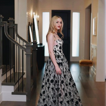 Dakota Fanning Koleksi Berbagai Properti dari Setiap Filmnya