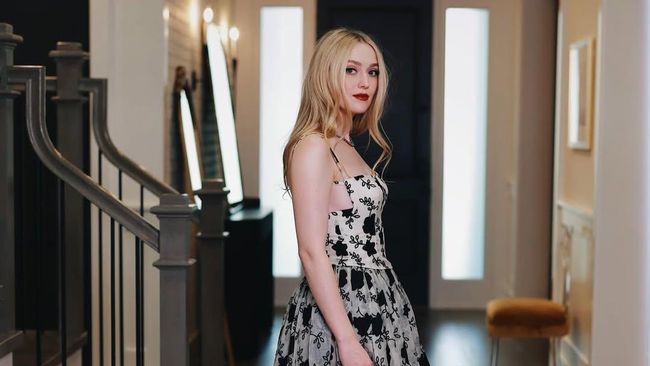 Dakota Fanning Koleksi Berbagai Properti dari Setiap Filmnya