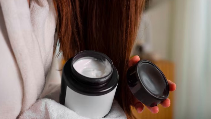 Deep repair mask. Gunakan mingguan agar rambut lebih lembut dan ternutrisi/Foto: freepik.com/freepik