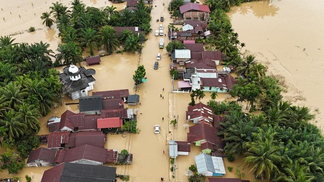Pemerintah Aceh telah menetapkan status darurat bencana setelah kabupaten kota diterjang banjir hingga longsor. Berikut lokasi yang terdampak.