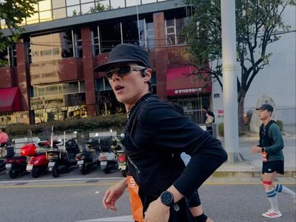 5 Potret Aktor Tampan Korea yang Hobi Olahraga Lari, Ada Jang Ki Young Pemain Drakor 'Dynamite Kiss'