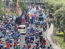 Jalan Darmo Surabaya Macet Imbas Massa Demo Buruh, Lalin Dialihkan