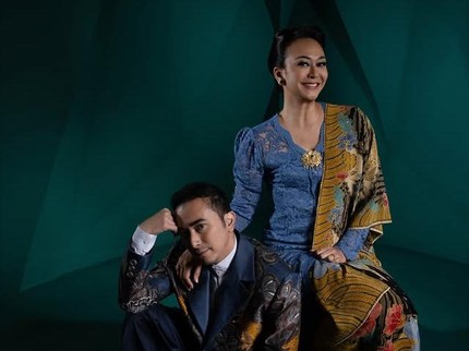 Kenakan Kebaya Nusantara, Kenes Andari Kenang Momen Prewedding dengan Winky Wiryawan 21 Th Lalu
