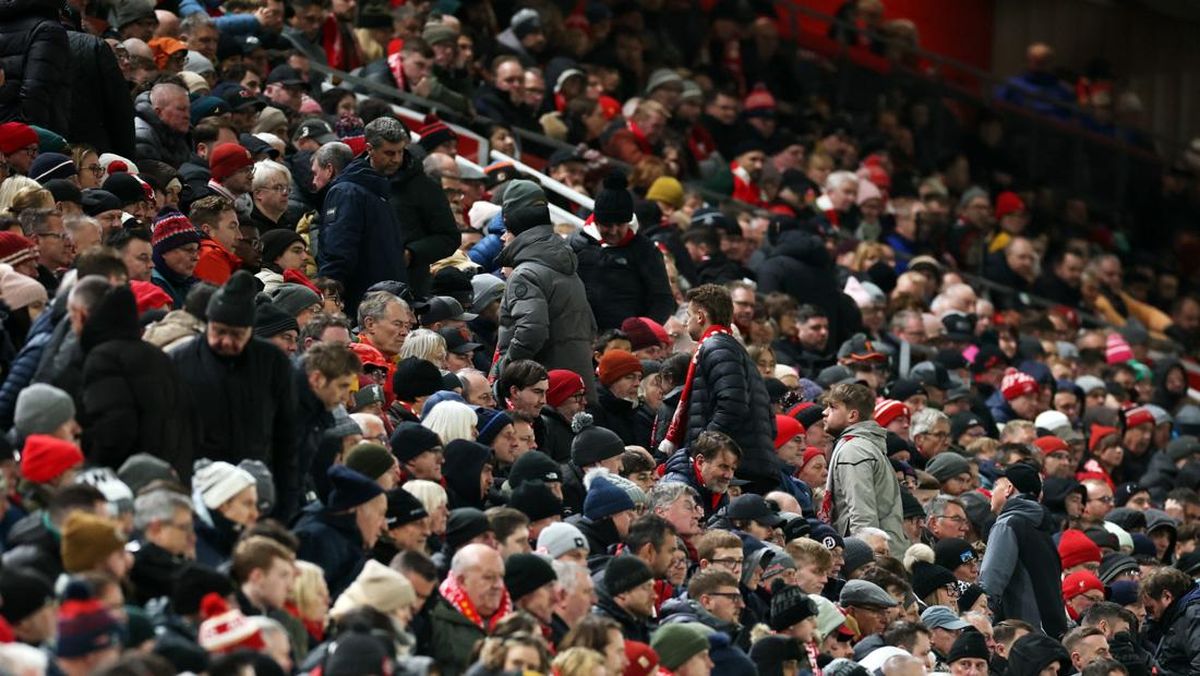 Liverpool Kalah, Suporter Sudah Tinggalkan Anfield di Menit 85