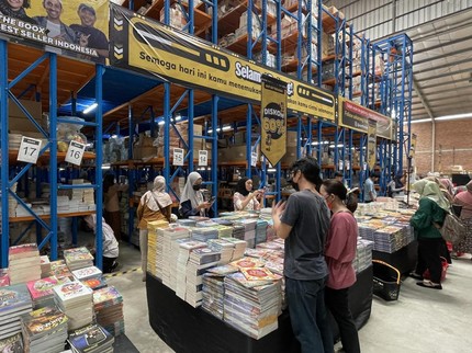 Ajak Si Kecil Kenalan dengan Dunia Buku, Gudang Buku di 6 Kota Dibuka untuk Keluarga