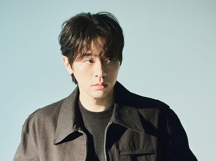 5 Fakta Park Jeong Min, Aktor Korea yang Viral Bintangi Video Klip Hwasa