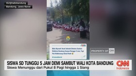 VIDEO: Siswa SD Tunggu 5 Jam Demi Sambut Wali Kota Bandung