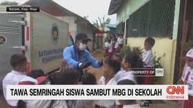 VIDEO: Tawa Semringah Siswa Sambut MBG di Sekolah