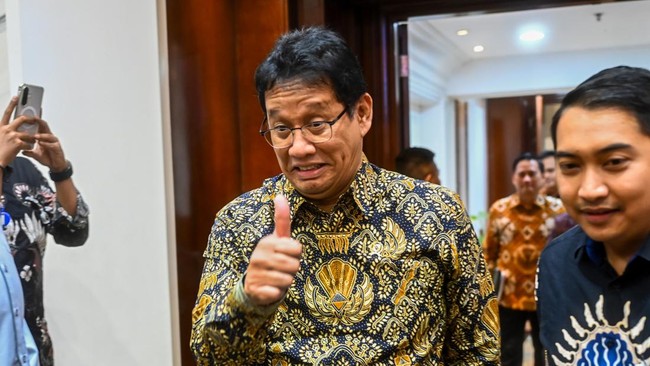 Menkeu Purbaya menilai perlambatan ekonomi Indonesia bukan hanya karena faktor global, melainkan salah urus.