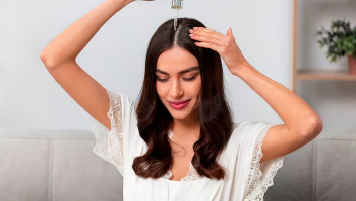 Scalp serum. Perawatan kulit kepala dan rambut untuk menjaga akar tetap sehat/Foto: freepik.com/freepik
