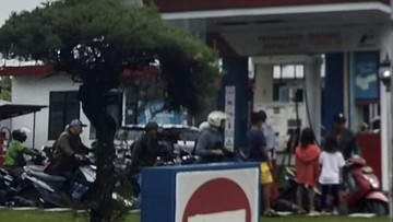 Kendaraan Mati Pajak Tak Bisa Beli BBM di Jatim Hoaks