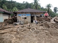  Banjir Bandang Meluluhlantakkan Tapanuli Selatan