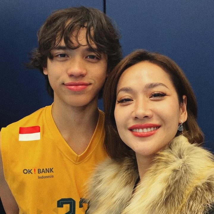 <p>Penyanyi Bunga Citra Lestari atau yang akrab disapa BCL belum lama ini mencuri perhatian publik lewat penampilannya saat mendampingi sang putra, Noah Aidan Sinclair. (Foto: Instagram @itsmebcl)</p>