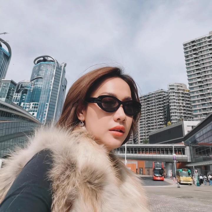 <p>Tentu saja <em>postingan</em> itu langsung banjir komentar netizen yang turut memberikan pujian. &ldquo;Cantikkkk sekaliiii,&rdquo; tulis akun <em>@destines****.</em> &ldquo;cantiknya mama bcl love you mama bcl bahagia sehat selalu mama bcl,&rdquo; tulis akun <em>@riskiabdulla****.&nbsp;</em>(Foto: Instagram @itsmebcl)</p>