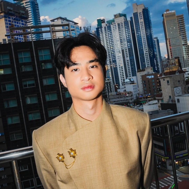 <p>Debut dalam <em>Dear Nathan: Hello Salma</em>, Devano Danendra tunjukkan bakat akting yang luar biasa hingga hantarkan dirinya pada Busan International Film Festival 2025. Idola anak muda ini merupakan putra dari penyanyi Iis Dahlia, Bunda. (Foto: Instagram @iamdevano)</p>