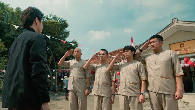 Agak Laen: Menyala Pantiku langsung melejit ke posisi dua film terlaris Indonesia 2025 dengan 5 juta penonton dalam 11 hari penayangan.