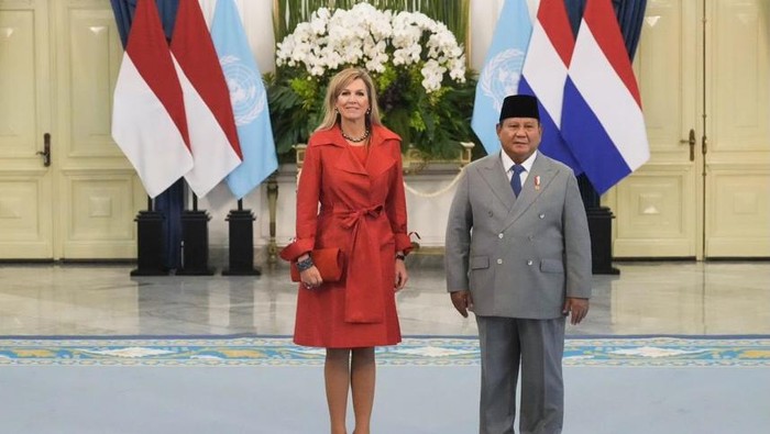 Deretan Gaya Memesona Ratu Maxima di Indonesia, Trench Coat Terakota hingga Batik