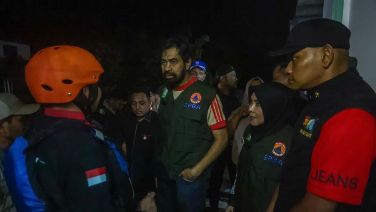 Mualem Tinjau Banjir di Bireuen Aceh: Jalan Nasional Putus Total