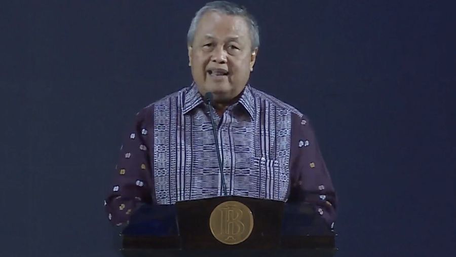 Gubernur Bank Indonesia (BI) Perry Warjiyo saat menyampaikan sambutan dalam acara Pertemuan Tahunan Bank Indonesia (PTBI) Tahun 2025 "Tangguh dan Mandiri: Sinergi Mendorong Pertubuhan Ekonomi Lebih Tinggi dan Berdaya Tahan" di Grha Bhasvara Icchana,