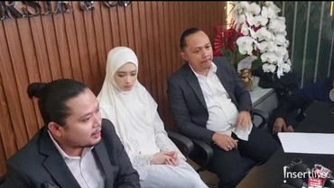 Inara Rusli Perdana Muncul usai Isu Perselingkuhan, Tahan Tangis hingga Minta Maaf