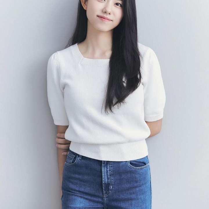 <p>Kim So Hye memutuskan menjadi aktris setelah aktivitasnya bersama I.O.I berakhir. Sukses menjadi pemeran utama pada drama <em>Her Bucket List</em>, mengantarkan dirinya menjadi Best New Actrees pada Golden Cinema Film Festival 2021. (Foto: Instagram @s_sohye)</p>
