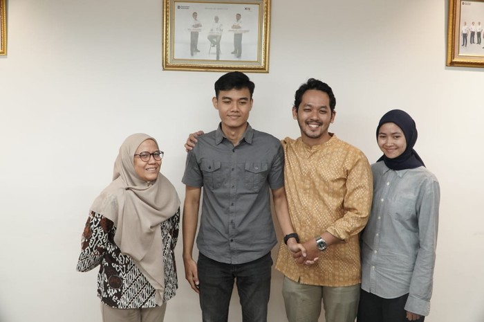 Media Petugas KRL dan Penumpang Hilang Tumbler