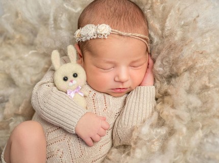 30 Ide Nama Bayi Perempuan Terinspirasi dari Member TWICE