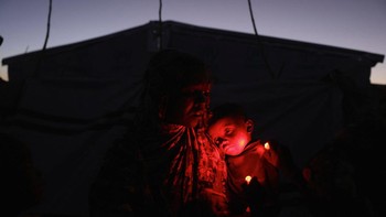 NYALANG: Menggendong Buah Hati di Tengah Konflik