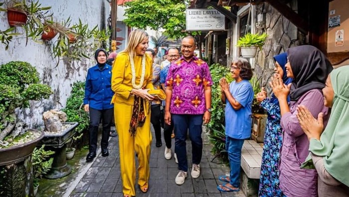 Penampilan stylish Ratu Maxima saat berkunjung ke Jawa Tengah/Foto: instagram.com/queen.maxima