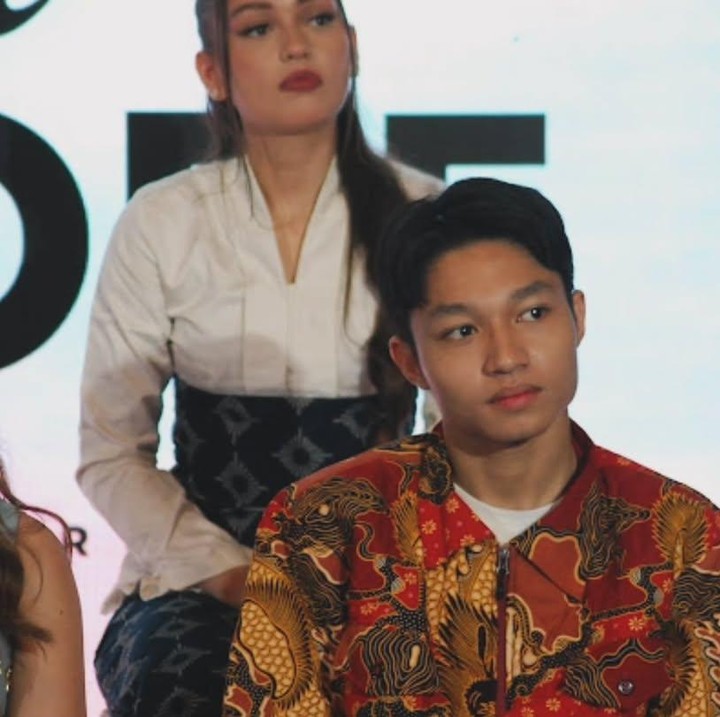 <p>Putra Pasha 'Ungu', Kiesha Alvaro, sukses membuktikan bakatnya di dunia akting. Ia baru saja memenangkan penghargaan Pameran Pasangan Terfavorit atas perannya sebagai Raim Laode dalam film <em>Komang</em>&nbsp;pada acara IMAA 2025. (Foto: Instagram @kiesha.alvaro)</p>