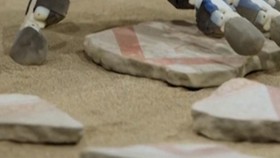 Robot Bantu Susun Ulang Puing-Puing Lukisan dari Kota Kuno Pompeii