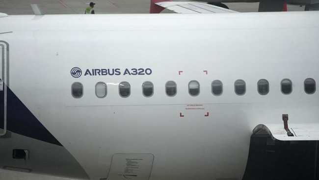 Kemenhub RI menarik 38 pesawat jenis Airbus A320 dari operasional penerbangan komersial di RI buntut masalah pada perangkat lunak (software).