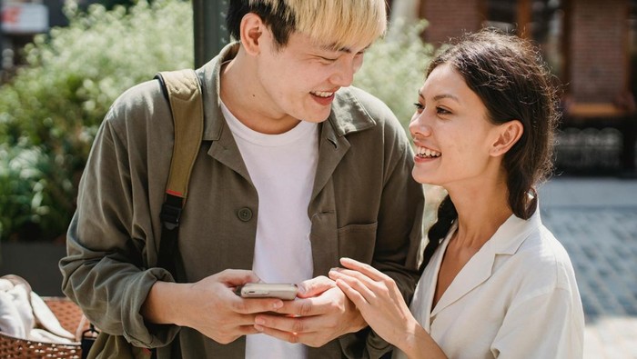 Apa gambar yang pertama kamu lihat? Tes ilusi optik di atas akan ungkap love language yang jadi kelemahan kamu.