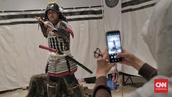 FOTO: Mencoba Jadi Samurai di Museum Nasional