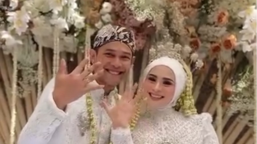 Pernikahan Fajar Alfian dan Firly.