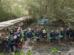 Kurangi Jejak Karbon, Telkomsel Tanam 12 Ribu Pohon di 8 Wilayah