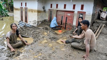 FOTO: Tiga Provinsi di Sumatra Hancur, Ira Puspadewi Bebas
